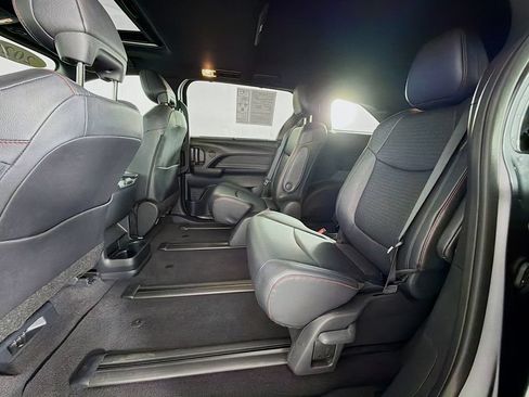 Used 2025 Toyota Sienna XSE AWD/4WD image 37