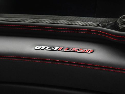 Used 2018 Ferrari GTC4Lusso image 54