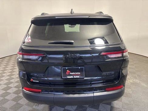 Certified 2023 Jeep Grand Cherokee L Laredo AWD/4WD image 5