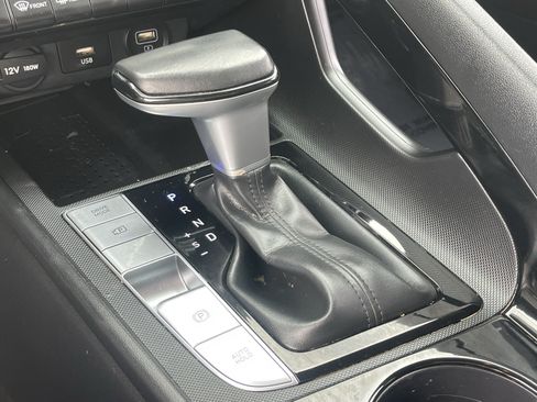 Used 2023 Hyundai Elantra Limited w/ Preferred Accessory Package FWD image 24