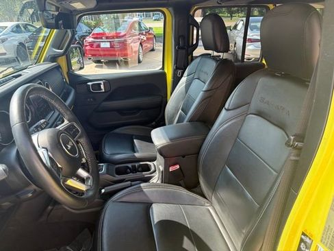 Used 2023 Jeep Wrangler Unlimited Sahara w/ Cold Weather Group AWD/4WD image 12