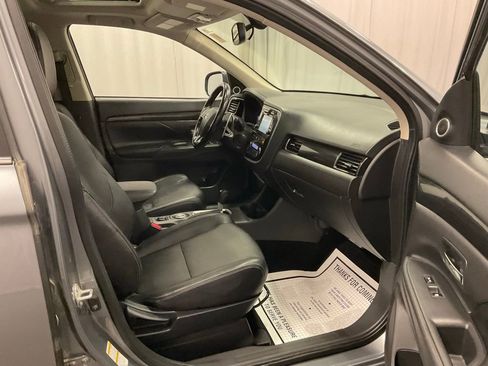 Used 2016 Mitsubishi Outlander GT AWD/4WD image 31