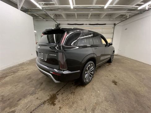 Used 2026 Cadillac Vistiq Sport image 6