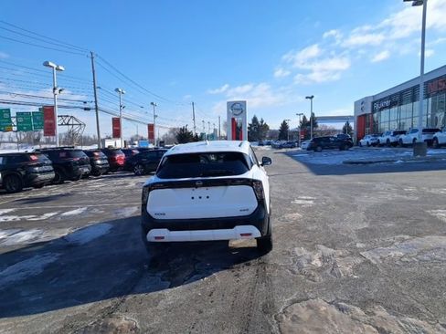 Certified 2025 Nissan Kicks SV image 10