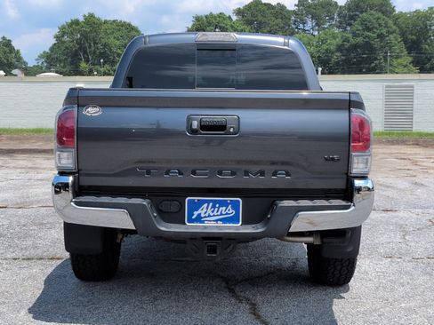 Used 2020 Toyota Tacoma TRD Off-Road AWD/4WD image 4