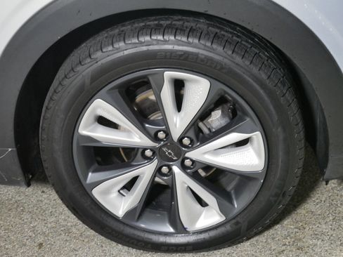 Used 2023 Chevrolet Bolt EUV LT w/ Convenience Package FWD image 15