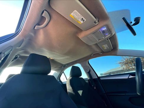 Used 2015 Volkswagen Jetta SE image 10