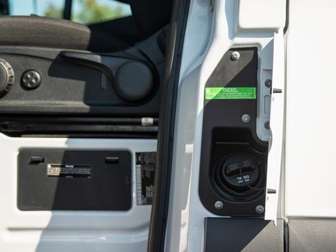 Used 2024 Mercedes-Benz Sprinter 144 Cargo image 23