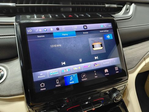 Used 2023 Jeep Grand Cherokee L Limited image 38