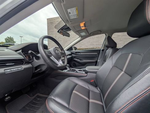 Used 2025 Nissan Altima 2.5 SR FWD image 15