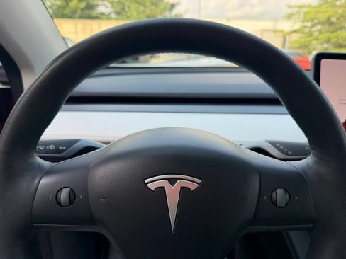 Used 2022 Tesla Model Y Long Range AWD/4WD image 26