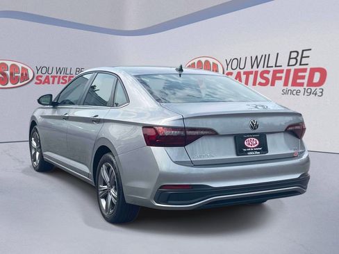 Used 2023 Volkswagen Jetta SE FWD image 8