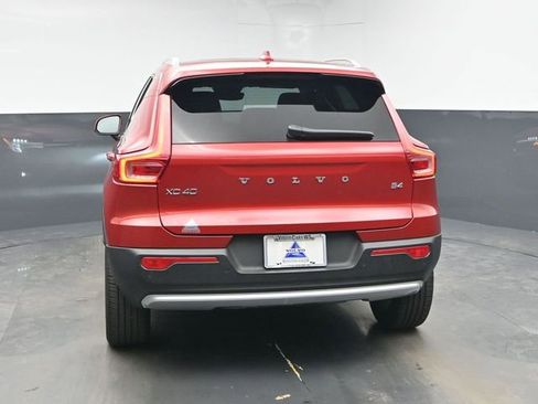Used 2023 Volvo XC40 B4 Plus w/ Driver Assist Package image 7