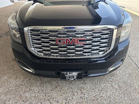 Certified 2020 GMC Yukon XL Denali w/ Denali Ultimate Package AWD/4WD image 32
