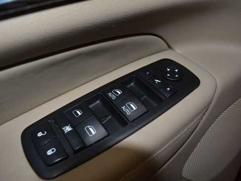 Used 2014 Jeep Grand Cherokee Overland w/ Advanced Technology Group image 8