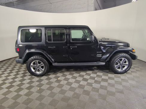 Used 2019 Jeep Wrangler Unlimited Sahara w/ Uconnect 4C Nav & Sound Group image 3