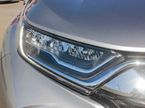 Used 2018 Honda CR-V Touring image 4