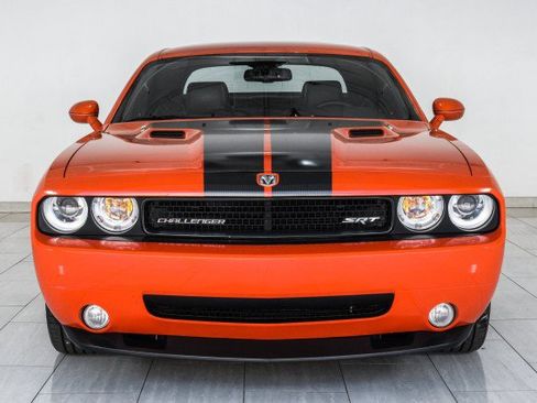 Used 2009 Dodge Challenger SRT8 w/ SRT Option Group II RWD image 3
