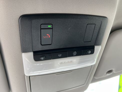 Used 2023 Nissan Rogue SV FWD image 5