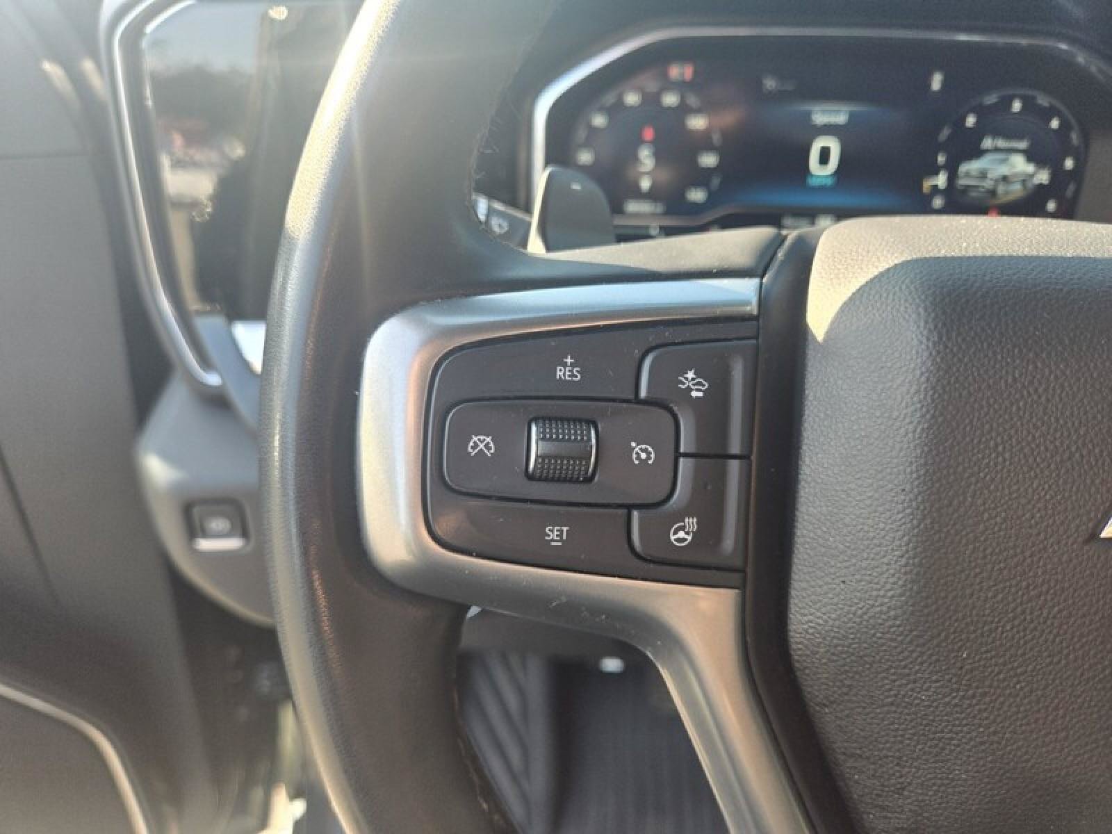 Used 2025 Chevrolet Silverado 1500 LT w/ Z71 Off-Road Package AWD/4WD image 12
