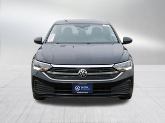 Certified 2022 Volkswagen Jetta SE w/ Panoramic Sunroof Package video 2