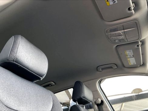 Used 2020 Hyundai Santa Fe SEL w/ Convenience Package image 11