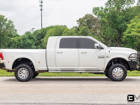 Used 2018 RAM 3500 Laramie image 9