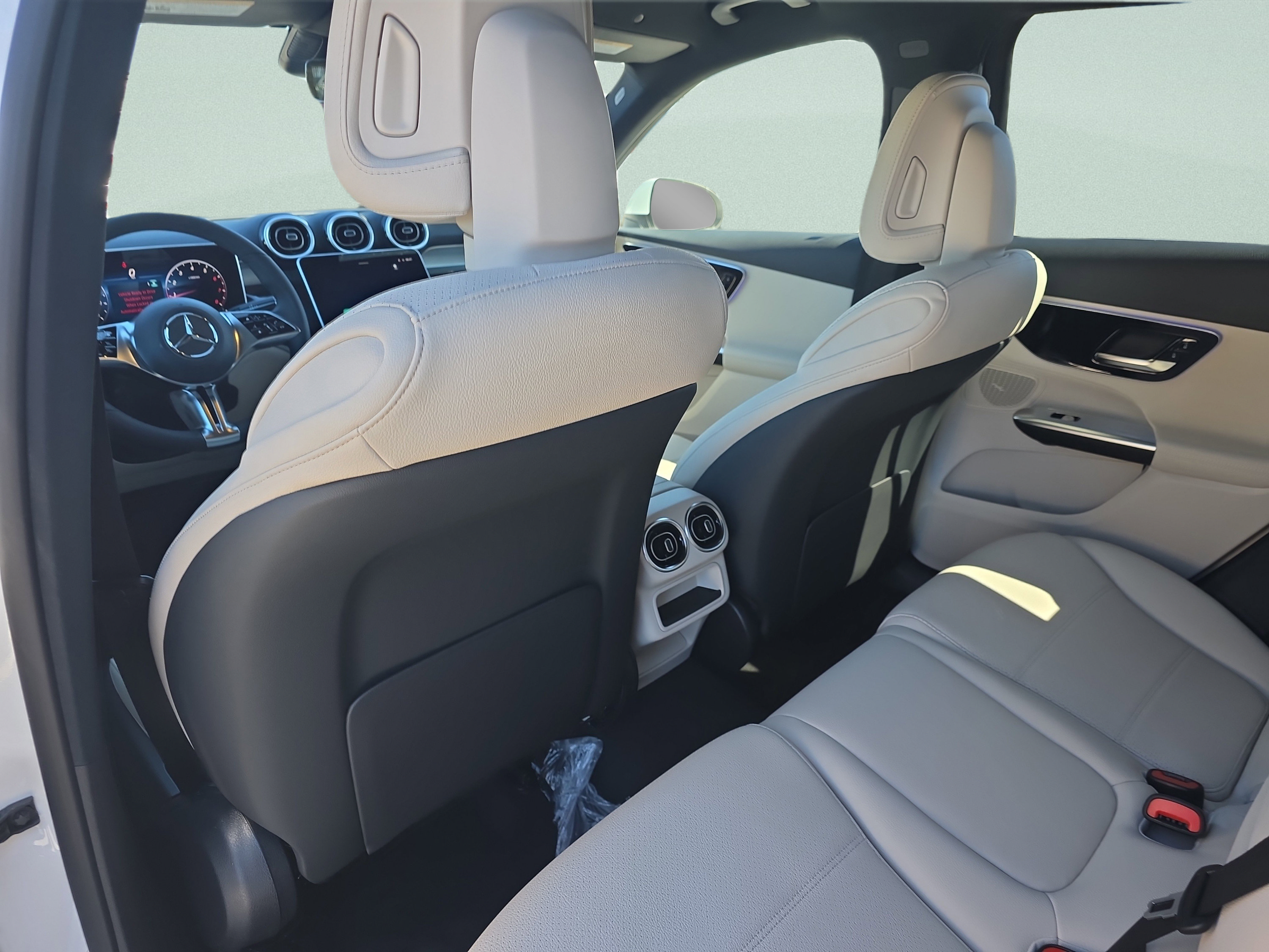 Used 2026 Mercedes-Benz GLC 300 image 11
