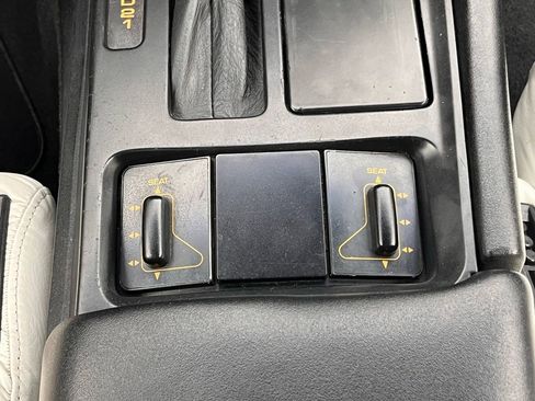 Used 1992 Chevrolet Corvette Coupe RWD image 16