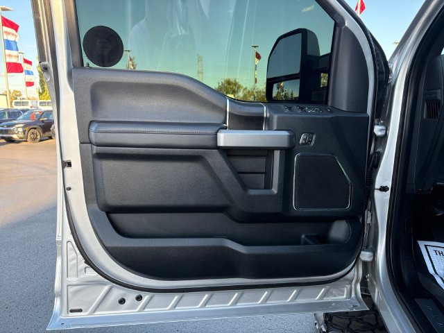 Used 2019 Ford F250 Platinum w/ FX4 Off-Road Package AWD/4WD image 8