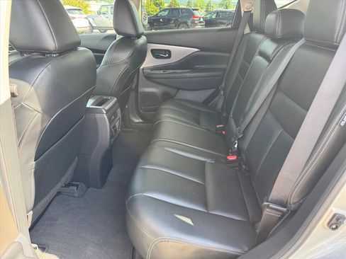 Used 2023 Nissan Murano SV AWD/4WD image 9