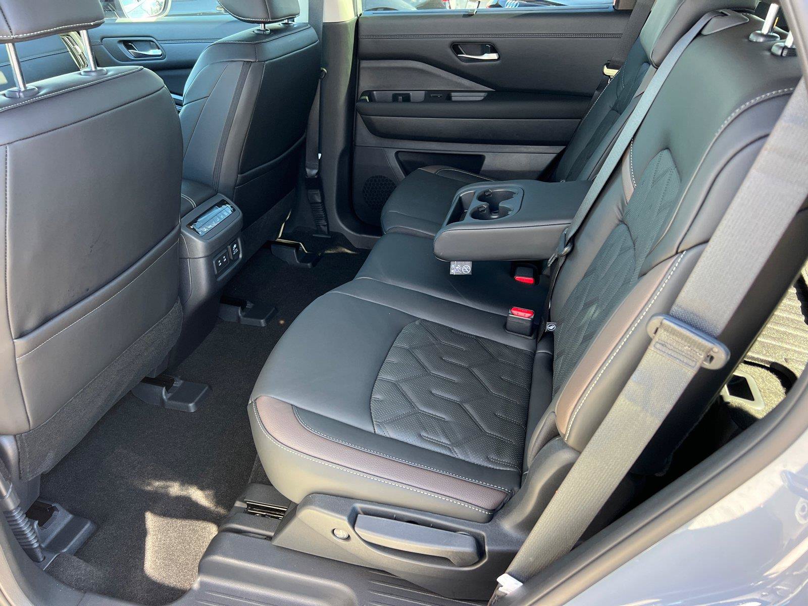 Used 2026 Nissan Pathfinder Platinum w/ Cargo Package AWD/4WD image 21