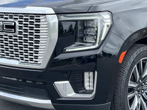 Used 2022 GMC Yukon Denali w/ Denali Ultimate Package AWD/4WD image 9