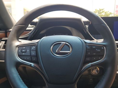 Certified 2024 Lexus ES 350 w/ Premium Package FWD image 23