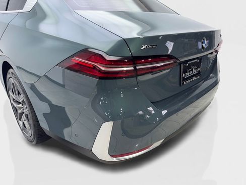 Used 2026 BMW 530i xDrive w/ Premium Package image 19