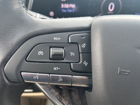 Used 2021 Cadillac Escalade Premium Luxury w/ Performance Package image 39