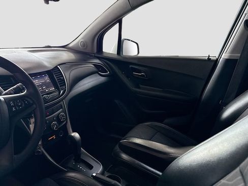 Used 2021 Chevrolet Trax LT image 22