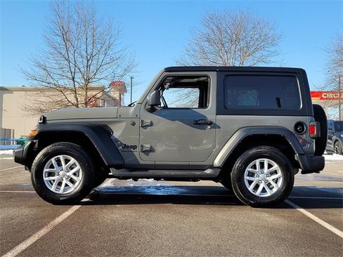 Used 2023 Jeep Wrangler Sport S image 2