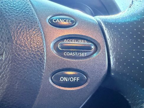 Used 2010 Nissan Altima 3.5 SR FWD image 14