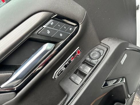 Used 2022 GMC Sierra 1500 AT4 w/ AT4 Preferred Package image 11