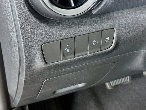 Used 2022 Hyundai Kona SEL FWD image 20