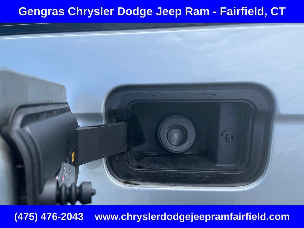 Used 2023 Jeep Grand Cherokee L Altitude AWD/4WD image 38