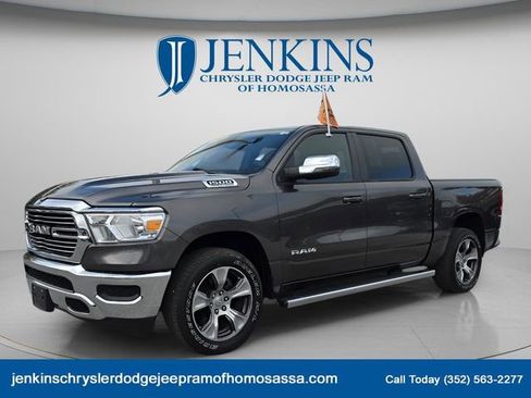 Used 2023 RAM 1500 Laramie AWD/4WD image 9