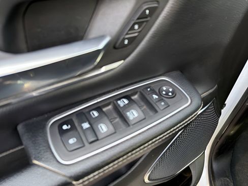 Used 2024 RAM 1500 Laramie image 35