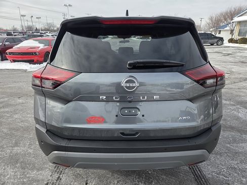 Used 2023 Nissan Rogue S image 4