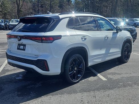 New 2026 Volkswagen Tiguan SE R-Line image 2