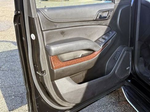 Used 2020 GMC Yukon SLT w/ HD Trailering Package image 18