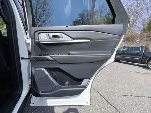 Used 2025 Ford Explorer ST image 15