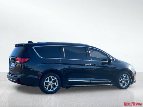 Used 2020 Chrysler Pacifica Limited FWD image 5