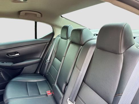 Used 2023 Nissan Sentra SR w/ SR Premium Package FWD image 22